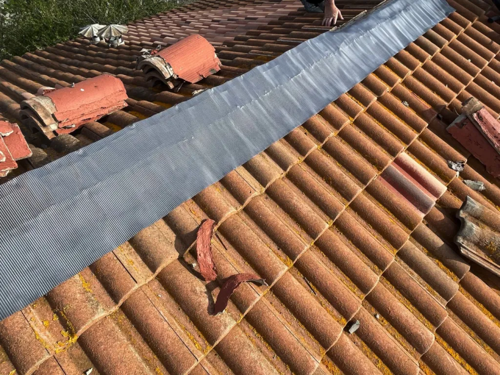 Rénovation d’un Faîtage d’une toiture de maison près de Martigues 13500