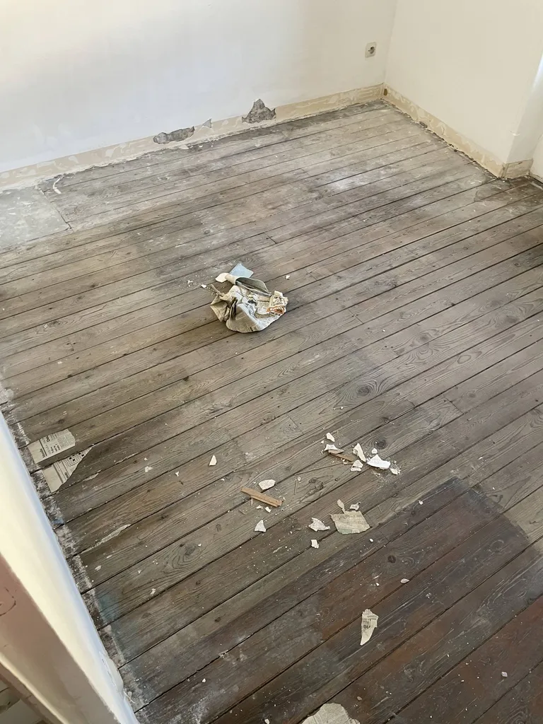 Avant rénovation de parquet  pitchpin à Belleville en Beaujolais près de Lyon (69)