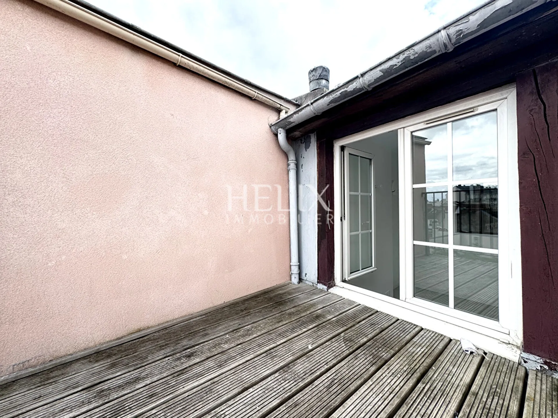 A vendre centre ville à Saint Germain en Laye, exceptionnel appartement agrémenté d'une terrasse 