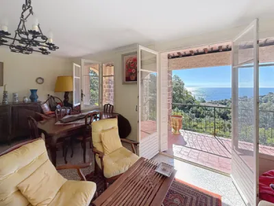 Villa 6 pièce(s) 4 chambre(s) 155 m² Les Issambres (83380)