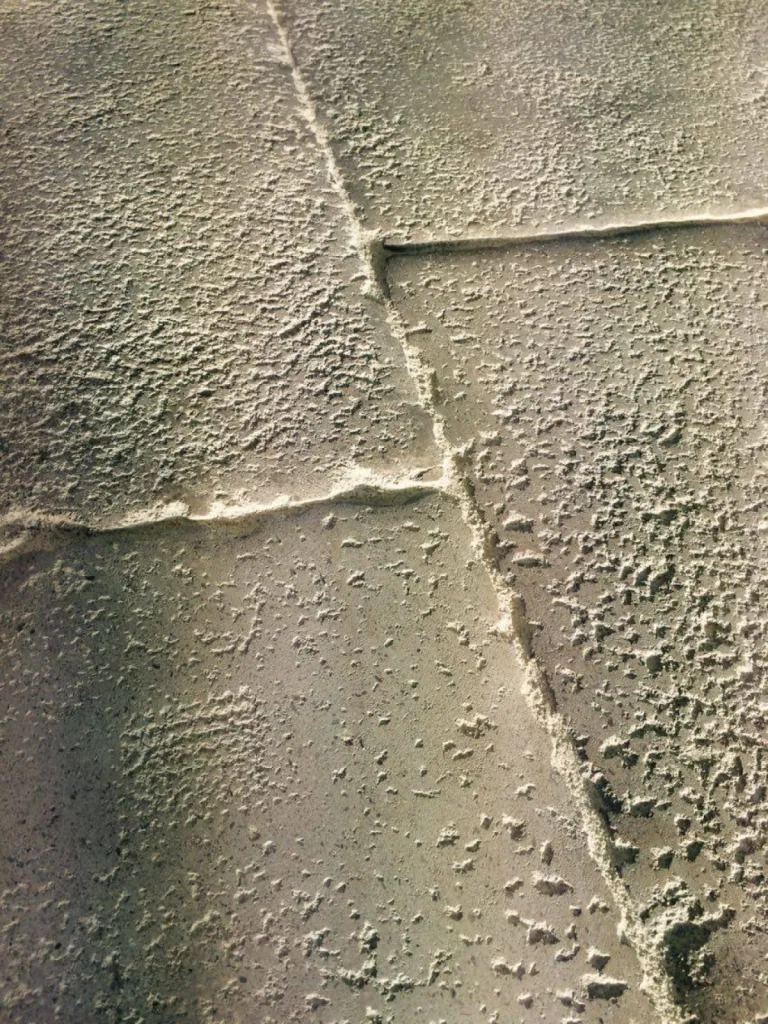 Dalle de Dordogne finition vieillie à la main