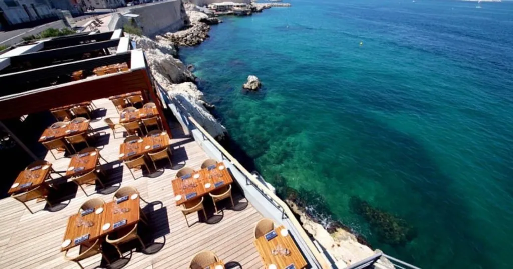 contrat de Sanitation dans un restaurant de bord de mer à Marseille 13008