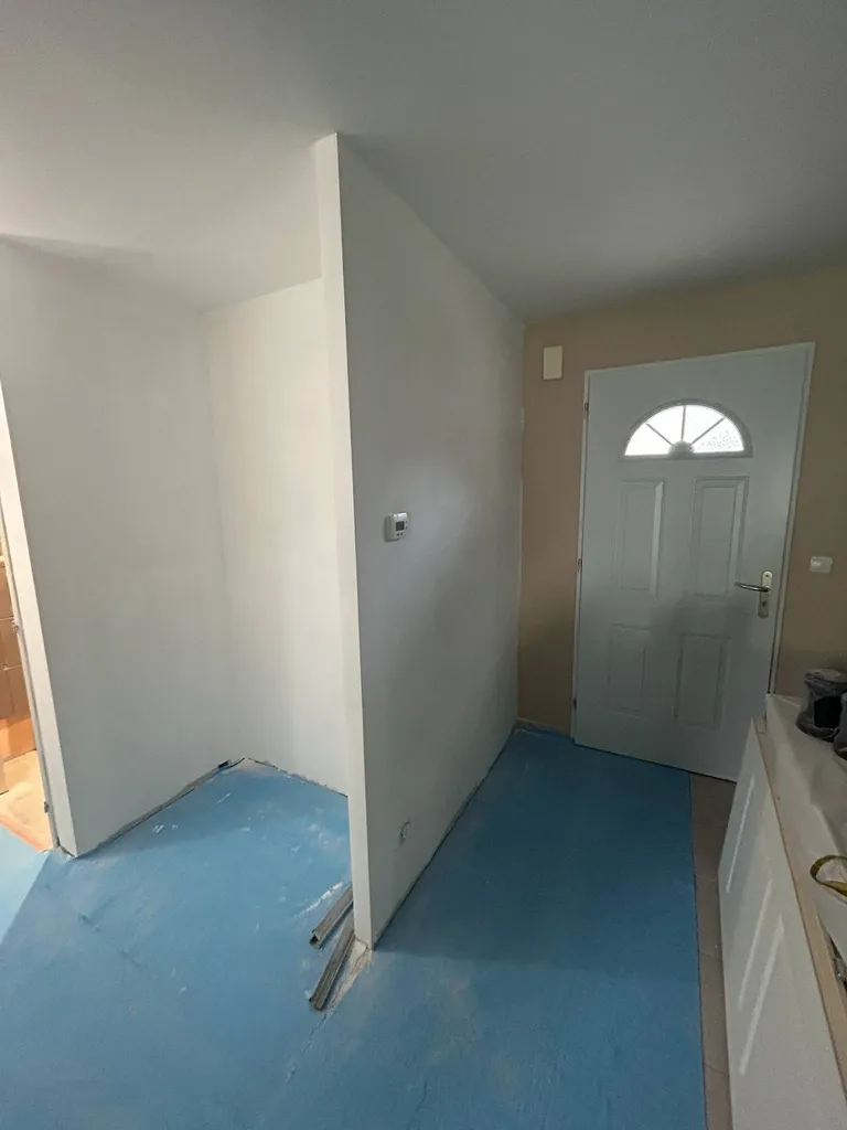 Rénovation complète après dégât des eaux avec réfection intérieure et travaux énergétiques à Villefranche-sur-Saône