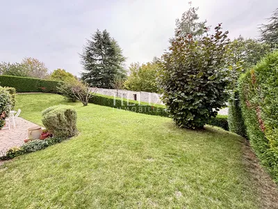 A vendre une jolie maison proche du lycée International, Saint Germain En Laye 7 pièce(s) 130 m2.
