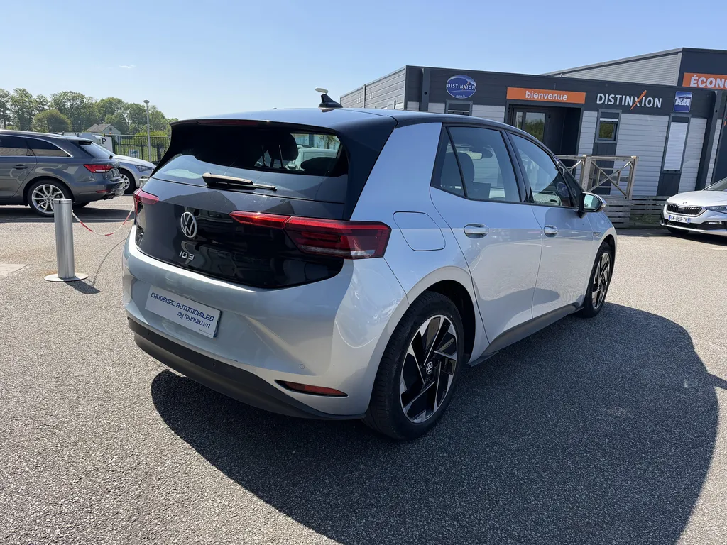 Volkswagen ID.3 occasion à La Frénaye : voiture électrique performante disponible chez votre concessionnaire proche du Havre et Rouen