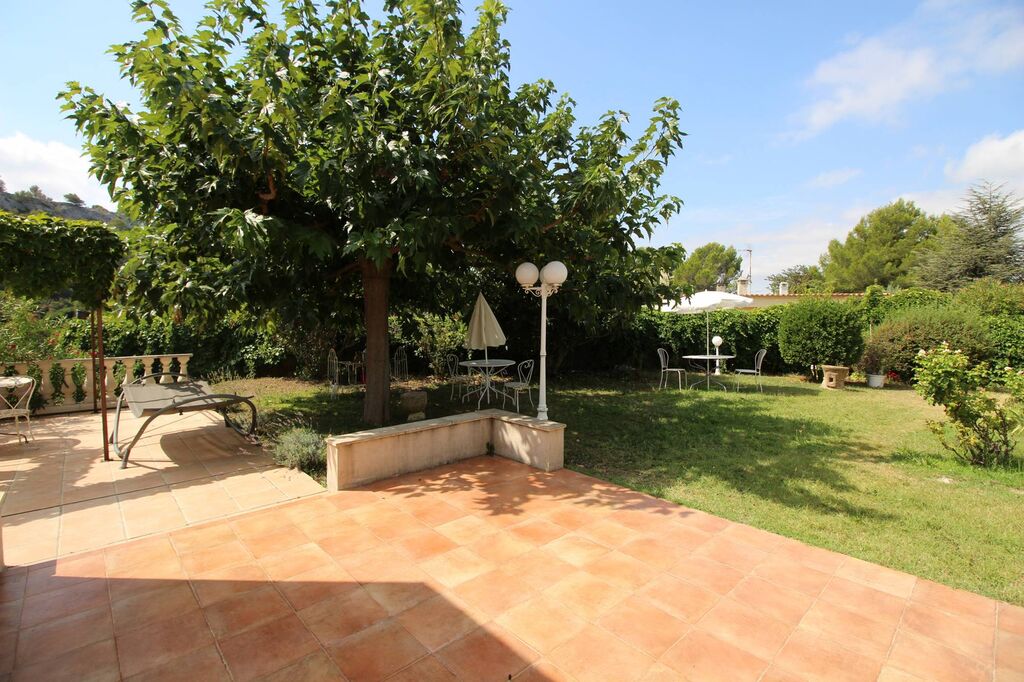 Maison à vendre Carnoux en Provence de plain pied sur 1136m² piscinable 