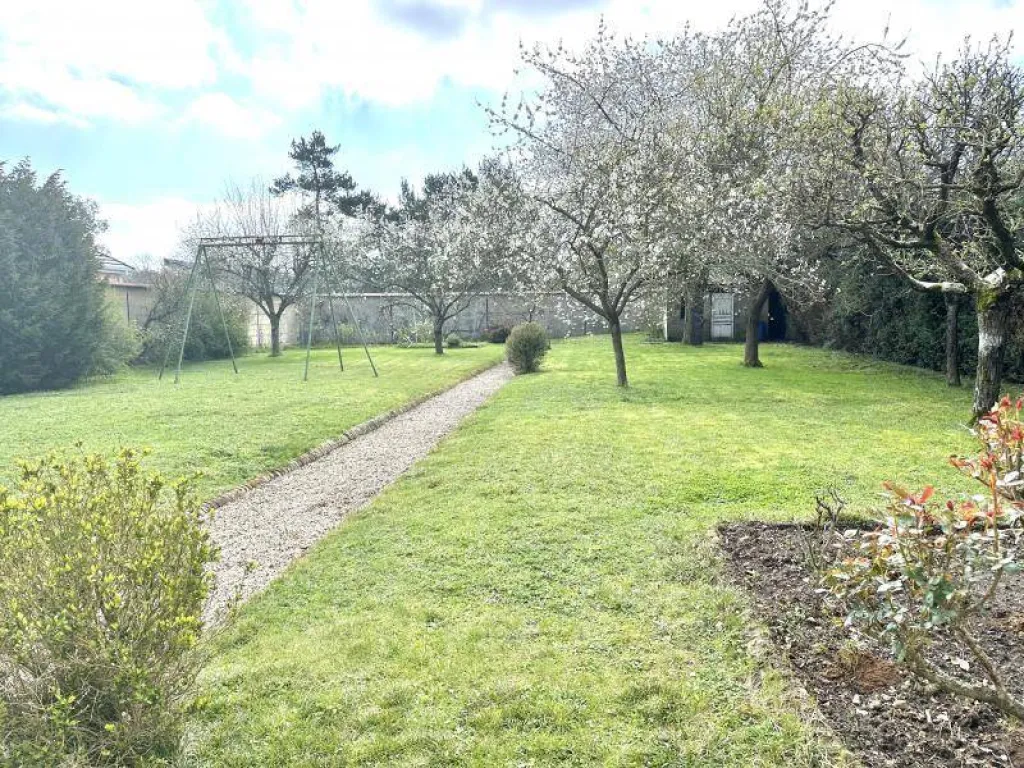 A vendre maison bourgeoise avec jardin sur la commune de ST AUBIN LES ELBEUF 76410