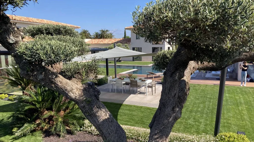 Voiles d'ombrage pour Restaurant à Saint-Raphaël proche de Fréjus