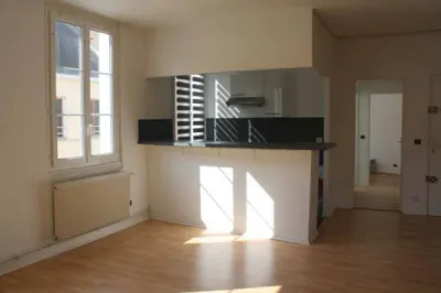 Situé au 2ème étage