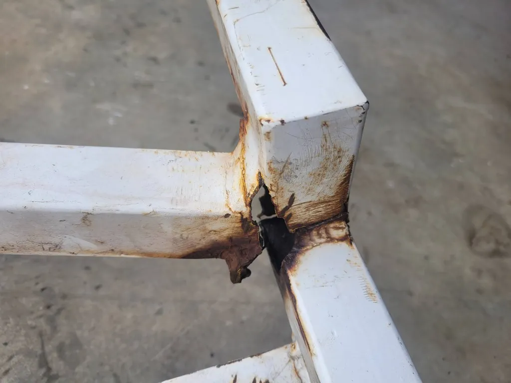 Elément à réparer à Salaunes