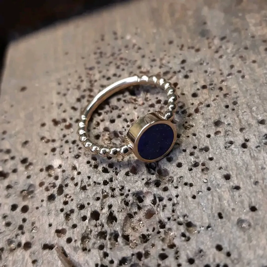 Bague en or lapis-lazuli perlées création unique à l'atelier de BordeauxBague en or lapis-lazuli perlées création unique à l'atelier de Bordeaux