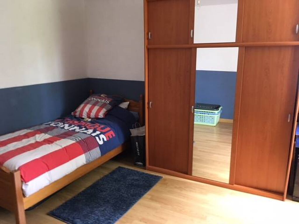 A décourvir, maison avec quatre chambres