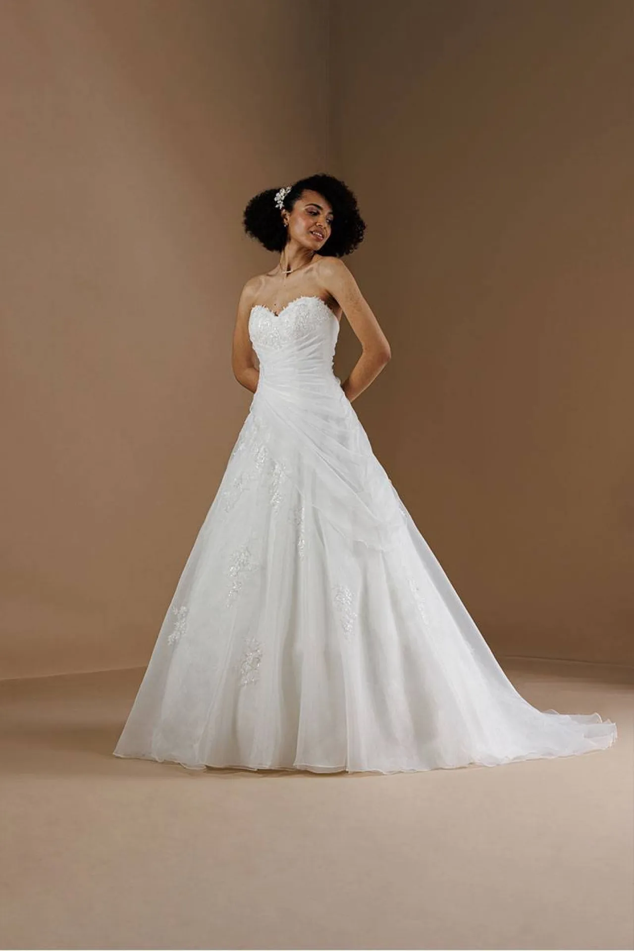 Robe de mariée décolleté coeur proche de l'aéroport marseille provence 