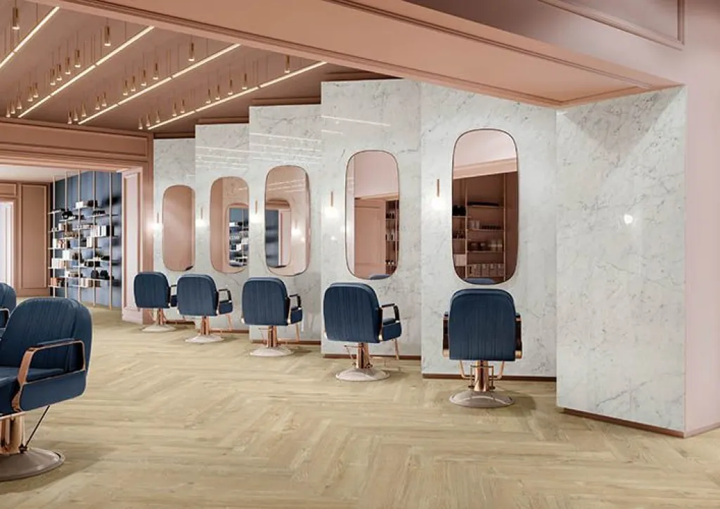 À Rouen, ALLURE séduit les amateurs de déco éclectique avec ses nuances d’orme et de chêne.