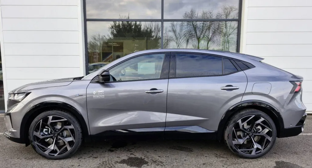 Renault Rafale Atelier Alpine E-Tech 300 4x4 / 4control advanced / Harman Kardon / Matrix Led / occasion près de Toulouse en Occitanie