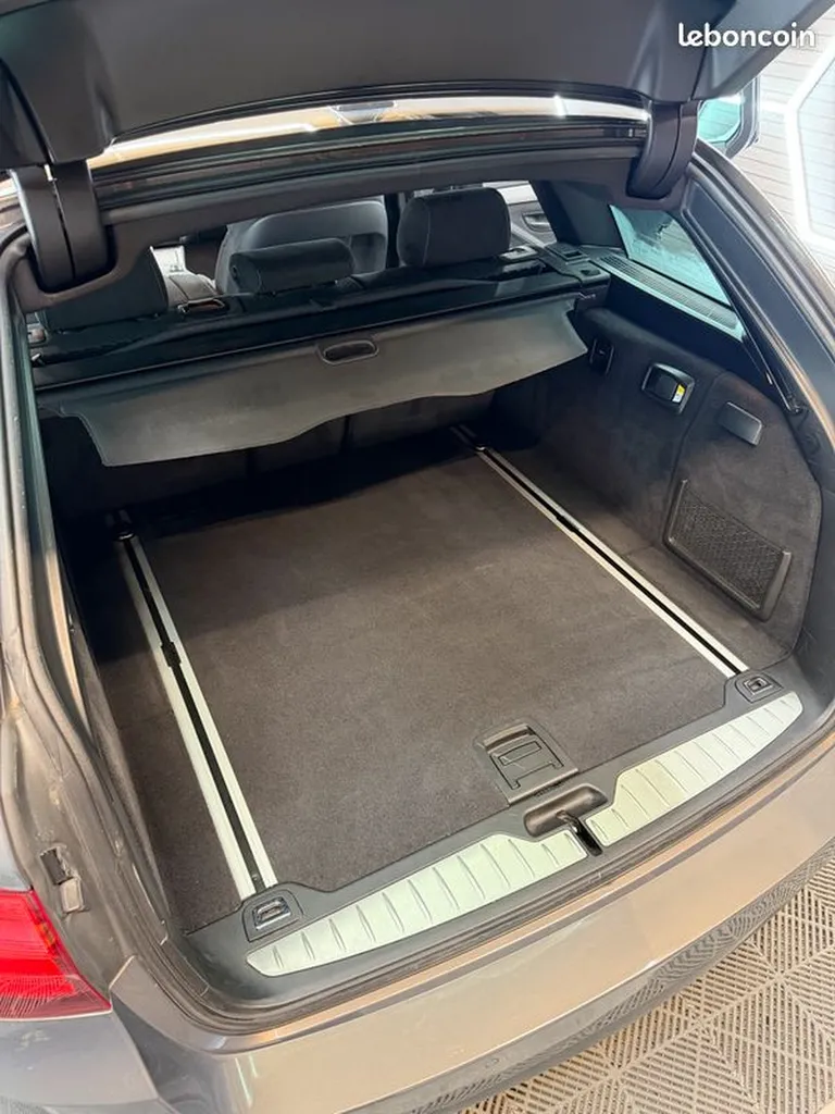 Acheter une BMW Série 5 535i 306 CHV Break avec boîte auto et siège électrique en alcantara - PACK M près de Cruseilles