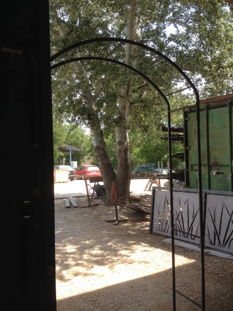 ARCHE DE JARDIN EN FER FORGE A MARTIGUES