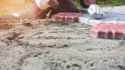 Professionnel en maçonnerie paysagère à Saint-Rémy-de-Provence 13210, dans les Alpilles et alentours, pour des aménagements extérieurs durables et esthétiques