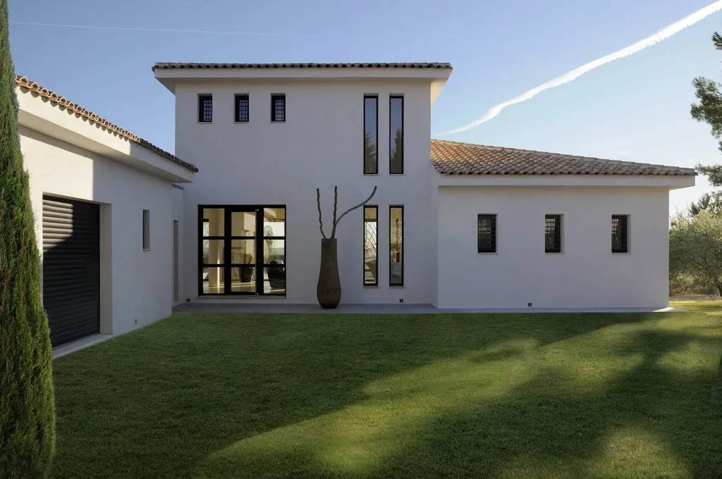 Votre constructeur de maison individuelle sur mesure à Eyguières, une petite ville située entre les Alpilles et le Pays Salonnais