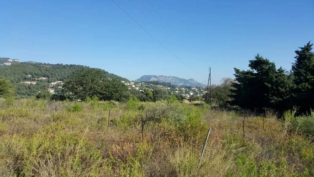 VENDU! Terrain 3000 m² à OLLIOULES (ML003)