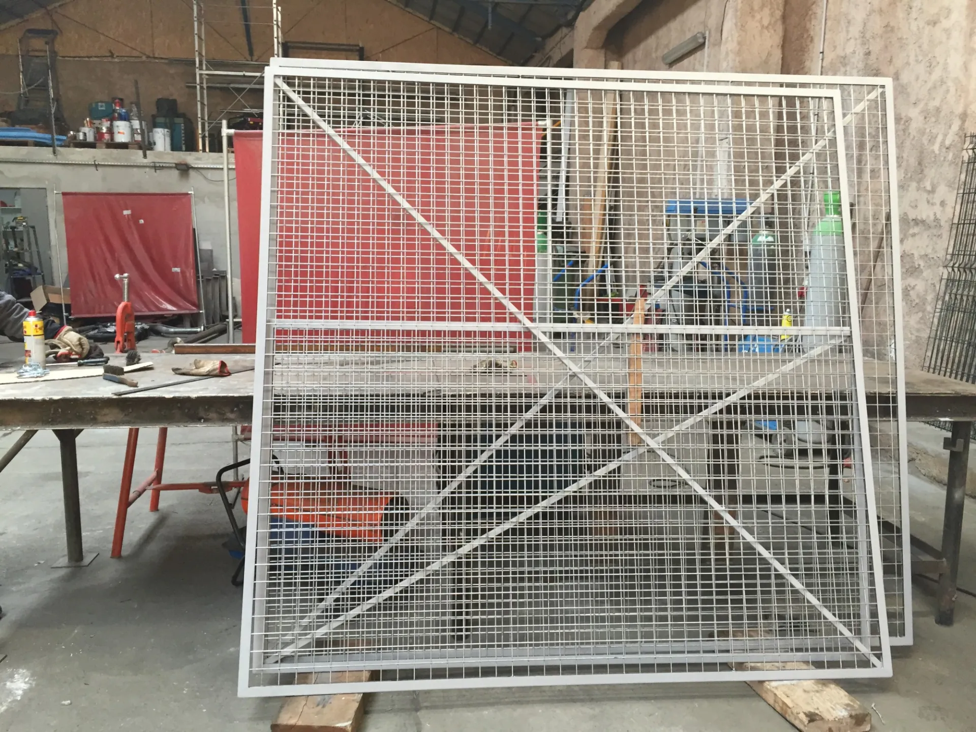 FABRICATION CADRE METALLIQUE GRILLAGE CHATEAUNEUF LES MARTIGUES