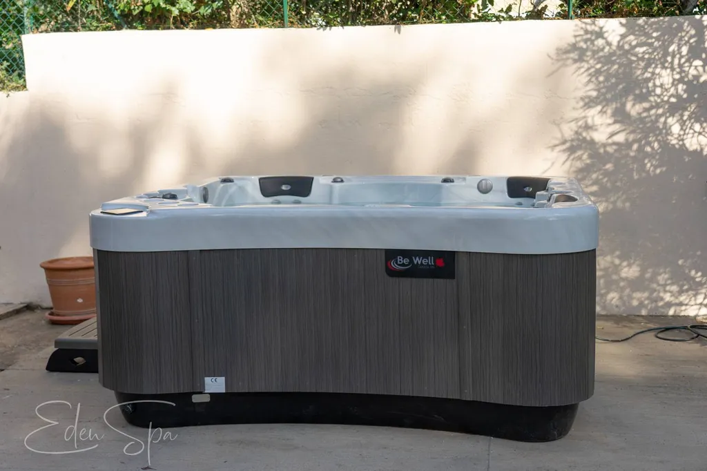 spa familial extérieur roquevaire