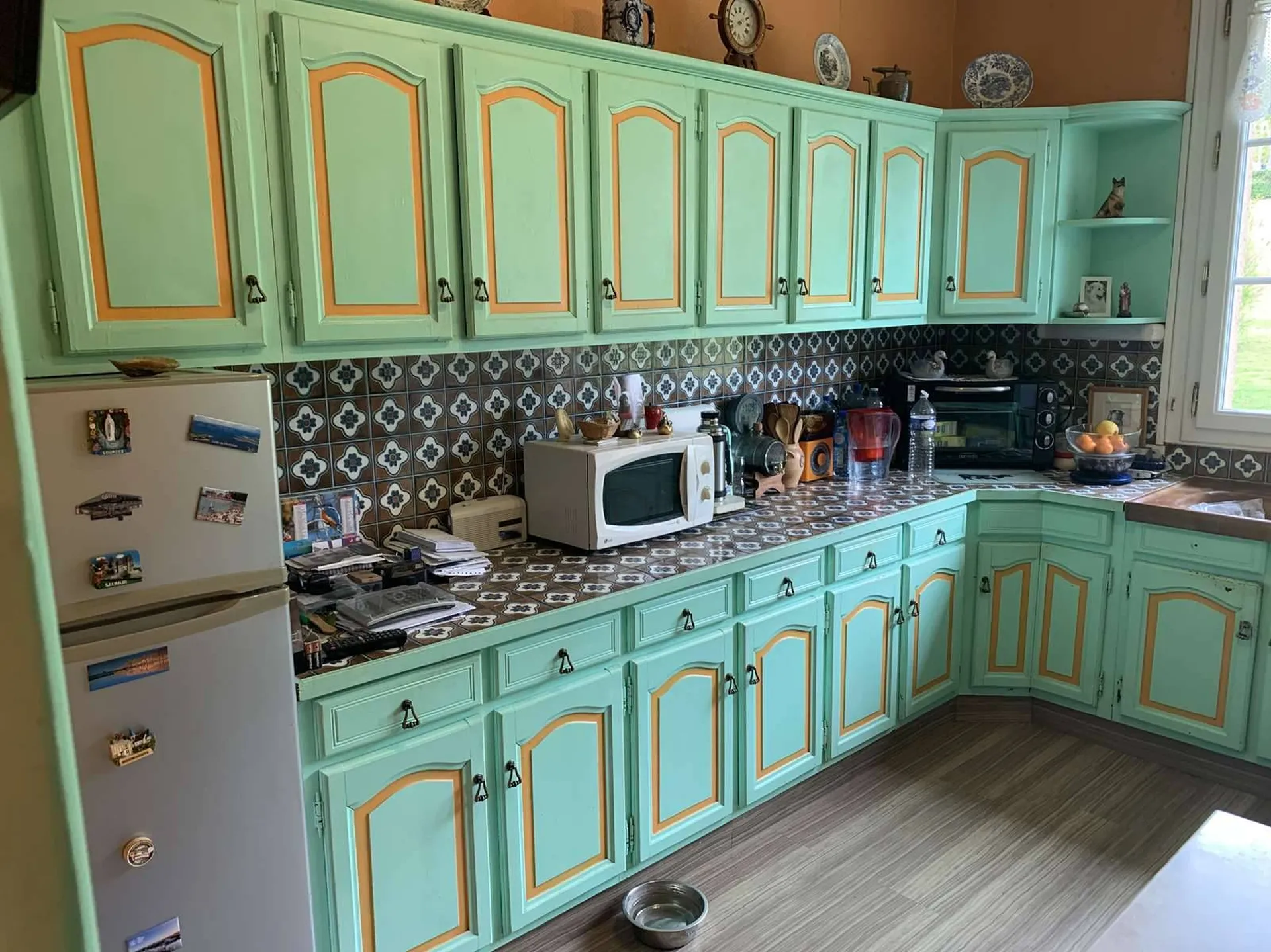 VIMOUTIERS (ORNE) : Grande maison en pierres avec parc arboré