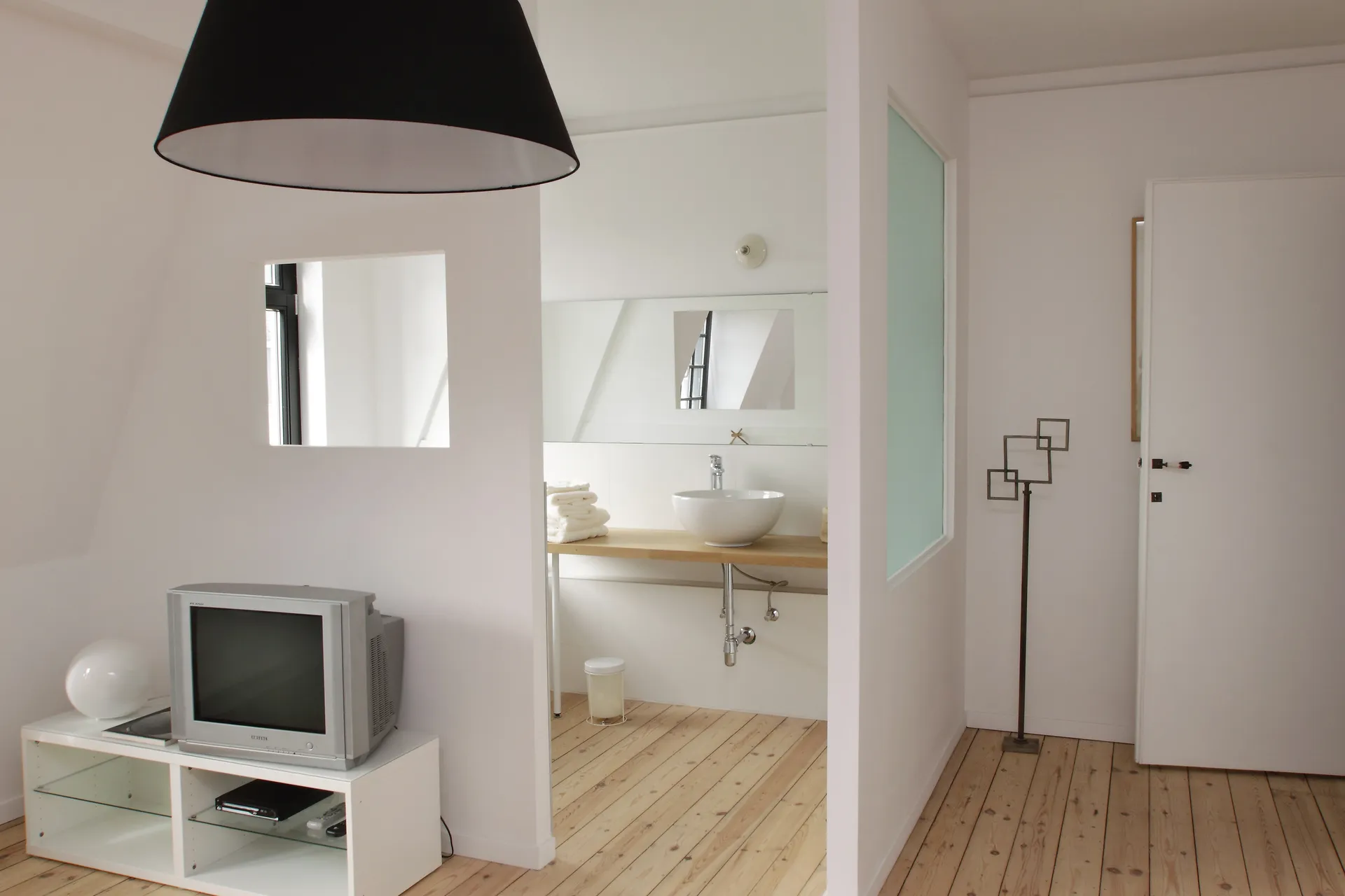 Pose de placo pour cloison pleine pour séparer une cuisine et un salon à Orléans 45 dans le Loiret : quelle ossature métallique choisir ?