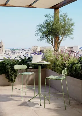 Tabouret Doli extérieur professionnel – assise haute robuste & design moderne à Marseille, Région PACA pour terrasses horeca, bars et zones lounge