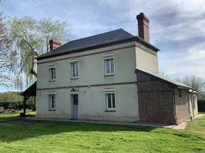 A acquérir Propriété avec dépendance et 5 hectares de terres, dans la région de LISIEUX 14100