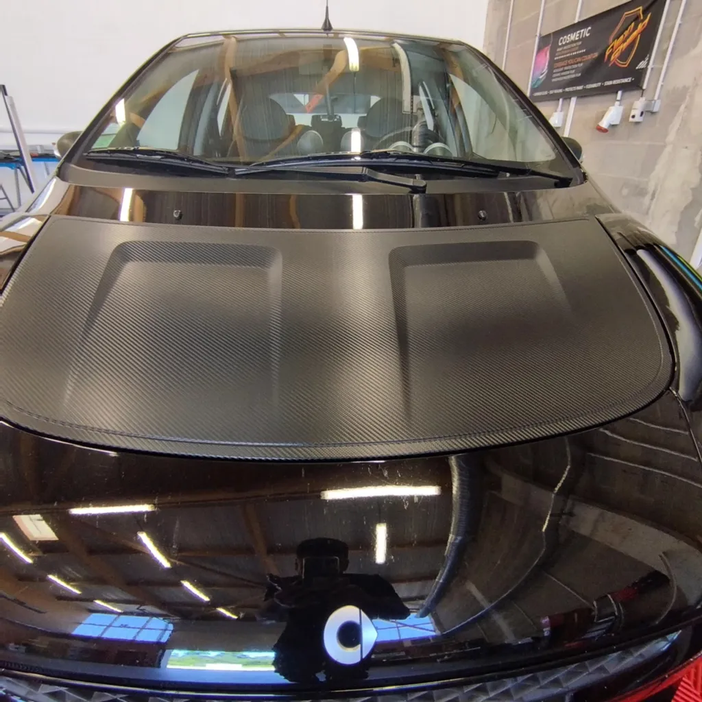 Covering carbone 3M sur capot, rétroviseurs et béquet de coffre Smart Barbus à Clermont-Ferrand