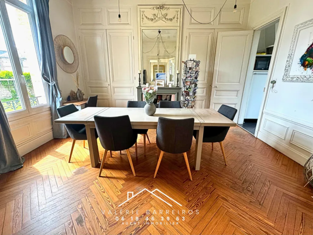 A saisir magnifique maison de maître de 214 m² édifiée sur 1170 m² de terrain sur la commune de ST AUBIN LES ELBEUF