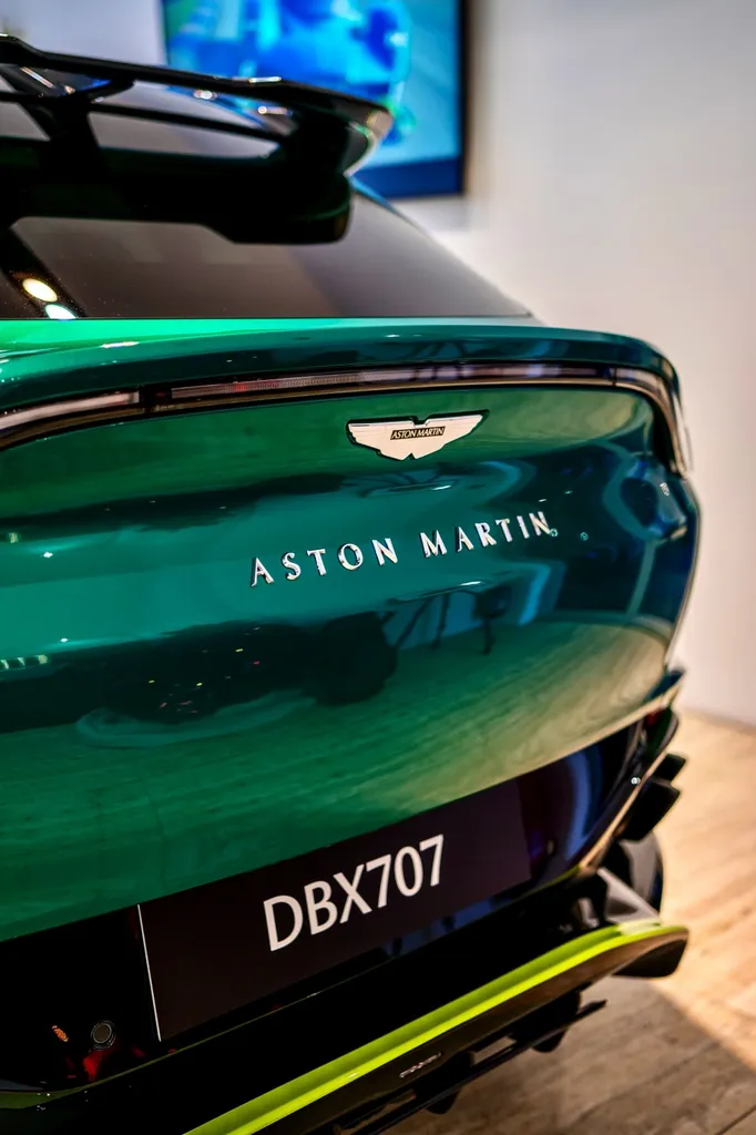 traitement céramique Lyon Aston Martin DBX 707 AMR 