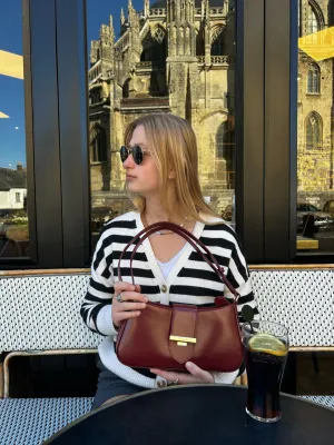 Sac Lancaster cuir lisse carmin disponible chez Evasion Eu