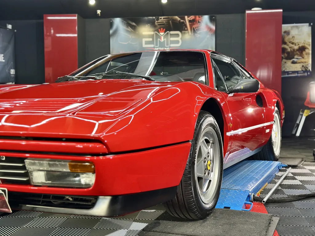 Traitement céramique automobile à Lyon proche Brignais EMB DETAILING spécialiste Ferrari 328 