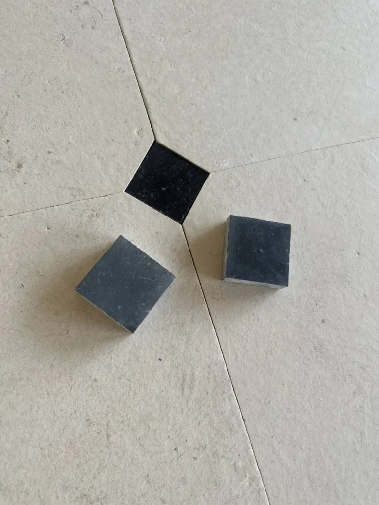 Sols extérieurs en pierre naturelle de Dordogne. Sols extérieurs en pierre naturelle de Dordogne, Mareuil B5, Limeyrat, Montagnac d'Auberoche