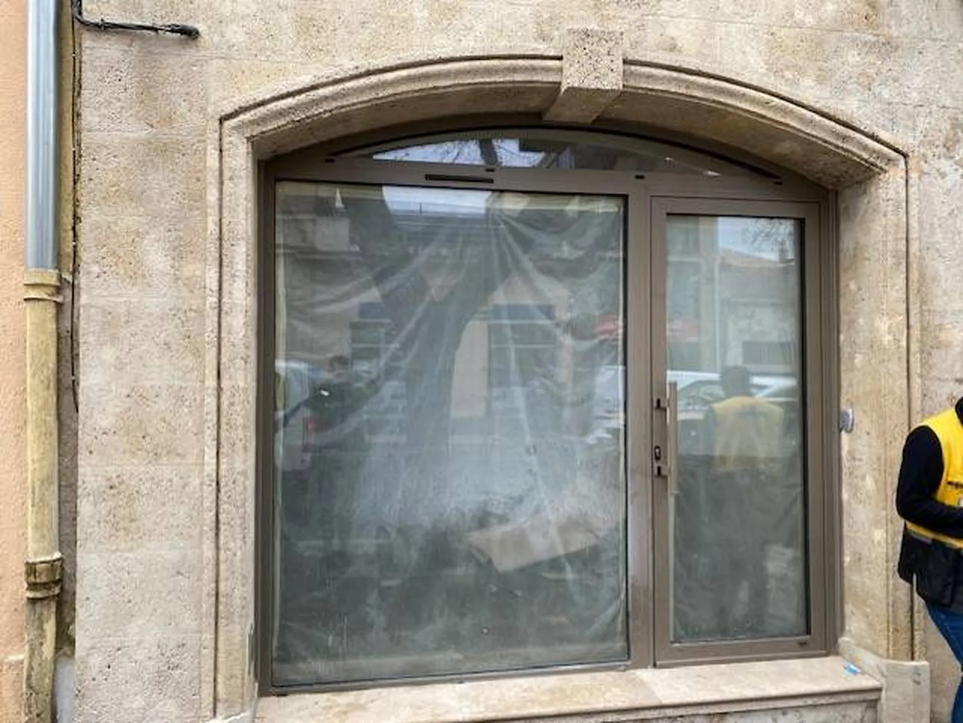 VITRINE AGENCE IMMOBILIERE A AIX-EN-PROVENCE