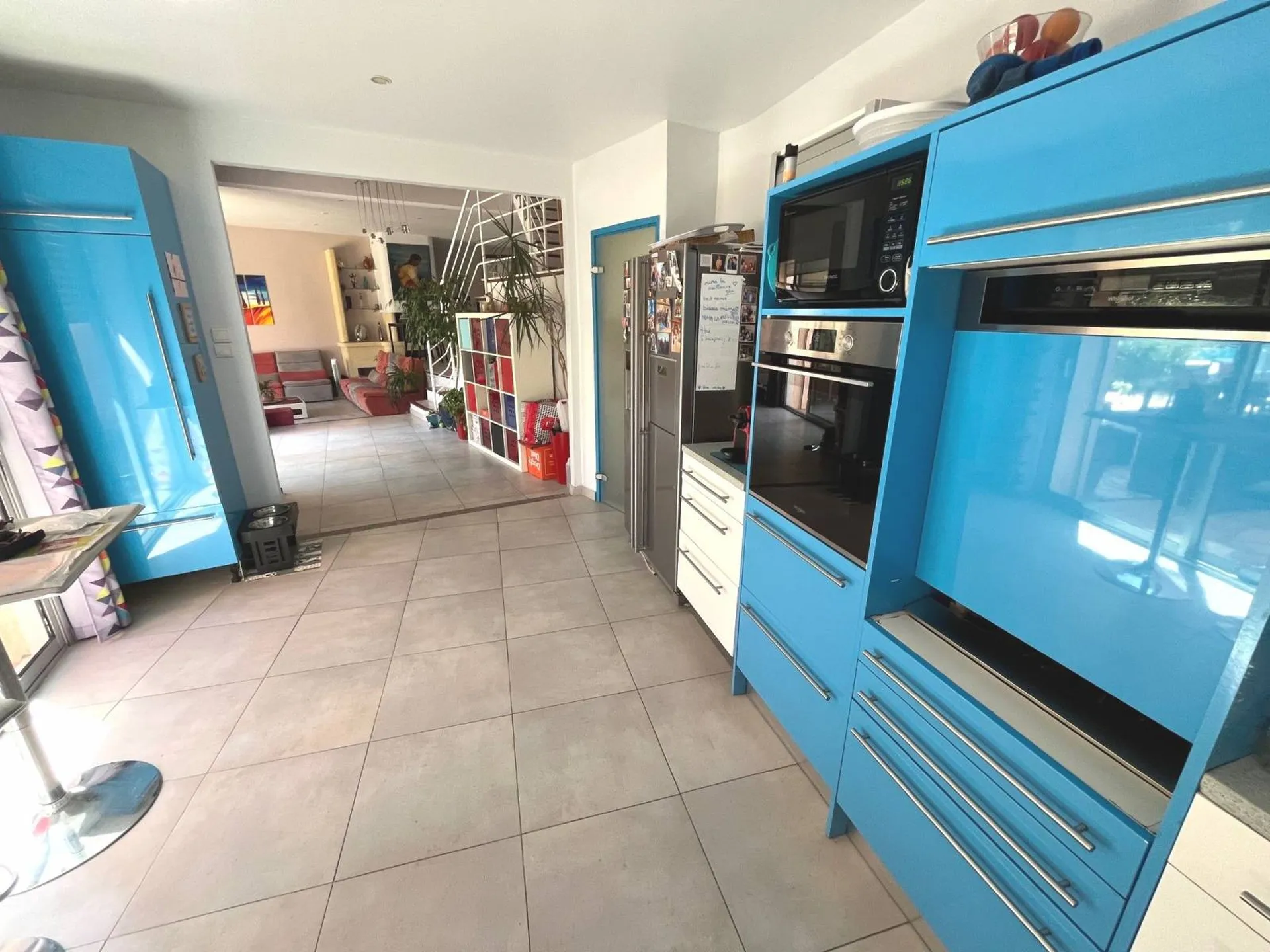Maison à vendre avec deux logements sur Ceyreste , piscine et grand sous sol , au calme