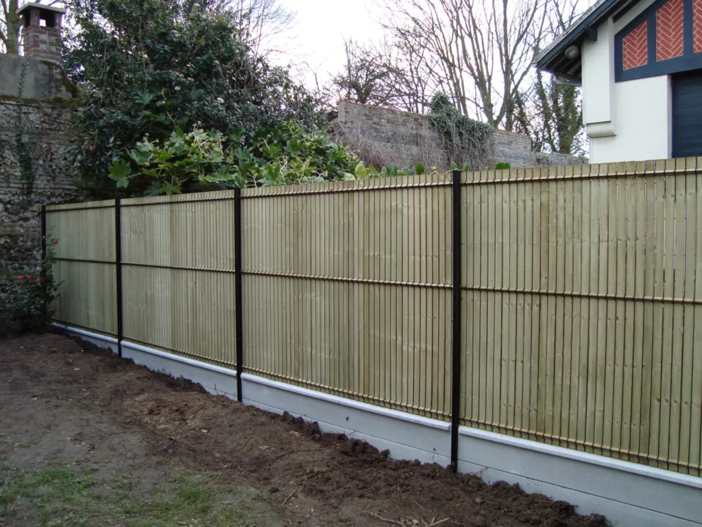 Installation de clôture mitoyenne occultante au Havre 76