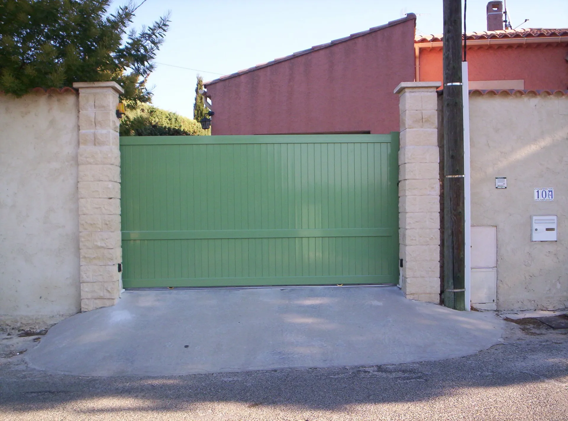 Portail coulissant Prefal à Sausset-les-Pins par SMA 