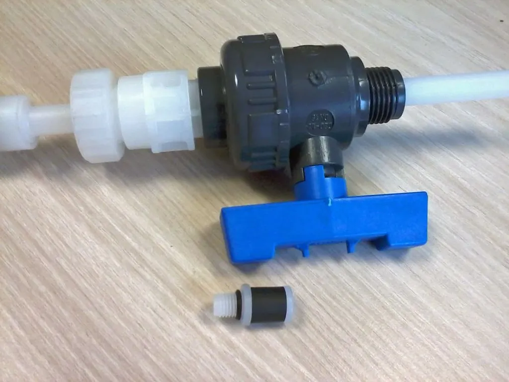 EMBOUT POUR LANCE D'INJECTION ref : EMBLIN