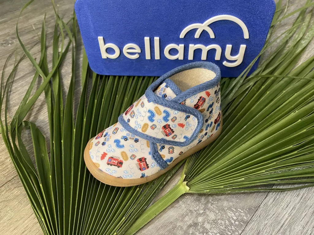 pantoufles bébé à velcro près de Marsas