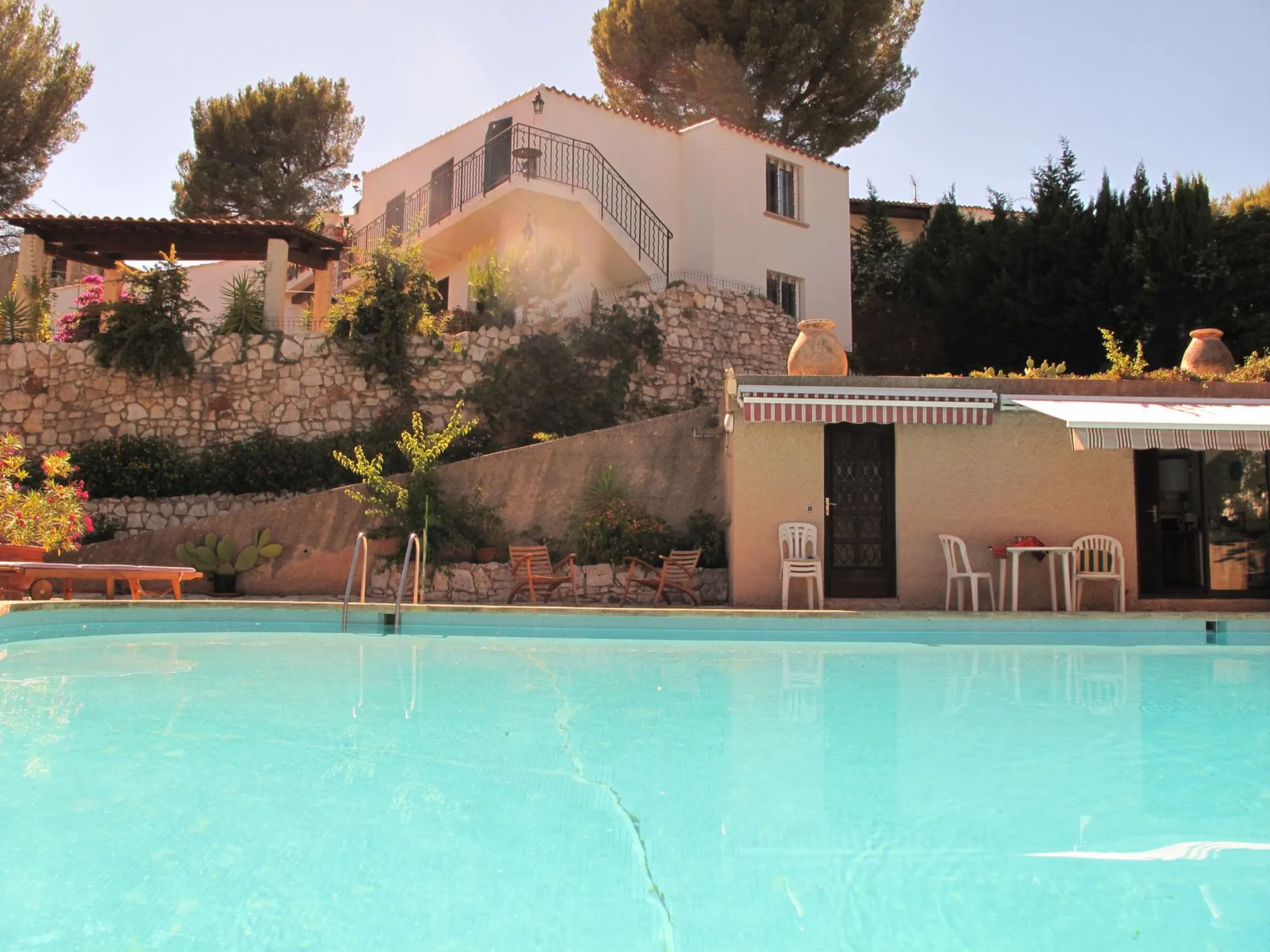 Cassis à vendre maison au calme, piscine