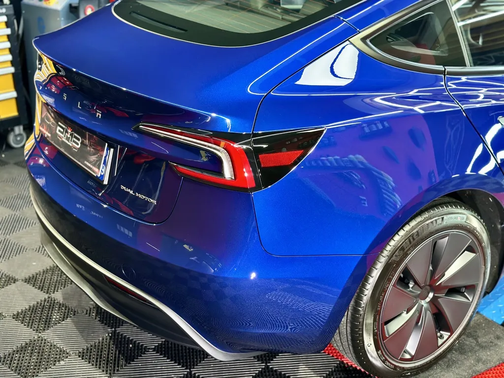 Detailing auto lyon traitement céramique à côté de lyon spécialiste Tesla