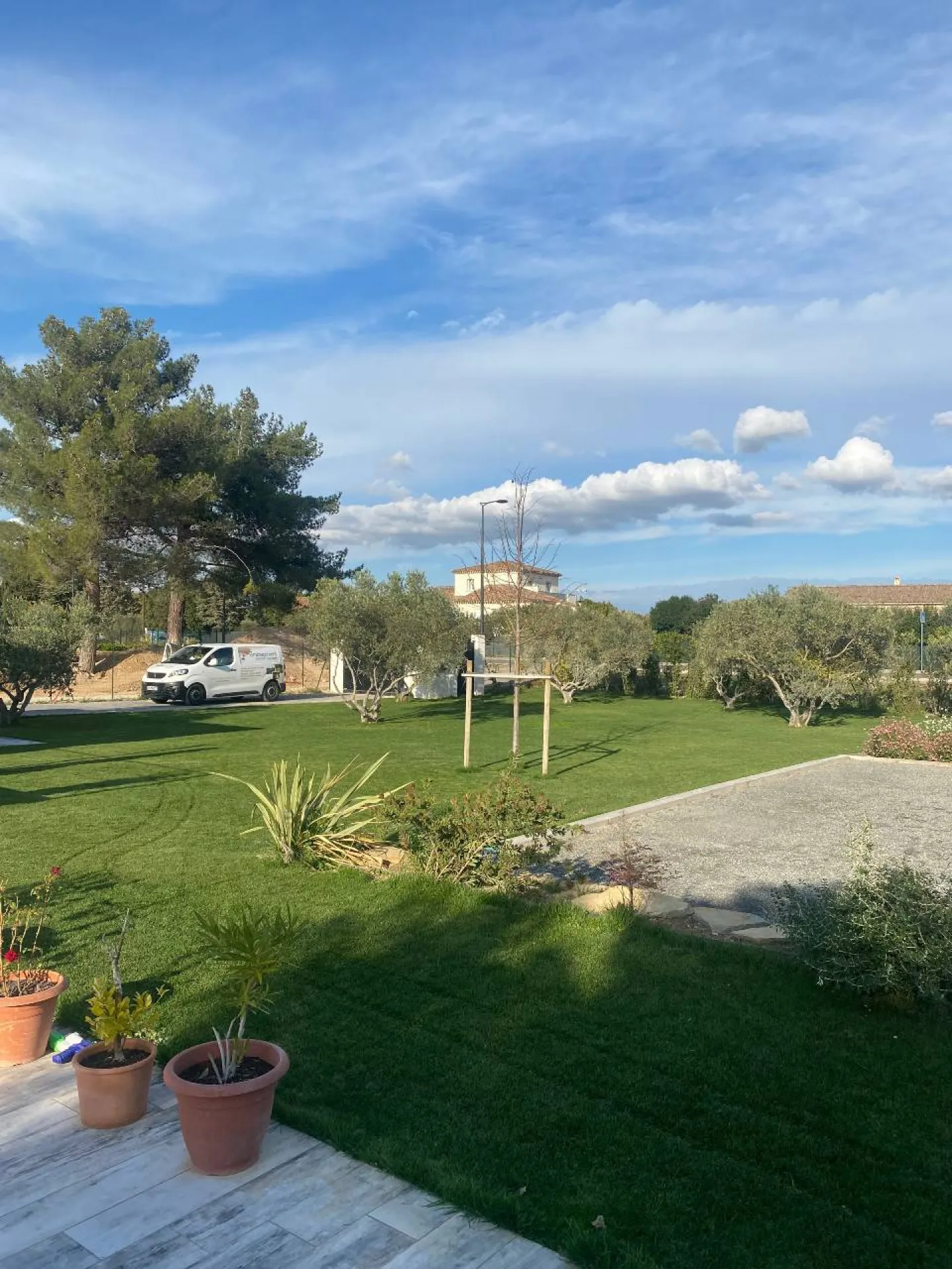paysagiste pour amenagement de  jardin de villa avec terrain de petanque a berre l etang