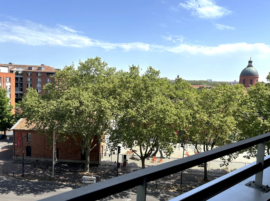 A vendre appartement T3 avec terrasse à Saint-Cyprien, 31300, proche commerces et commodités, résidence récente, parking, Abattoirs, métro