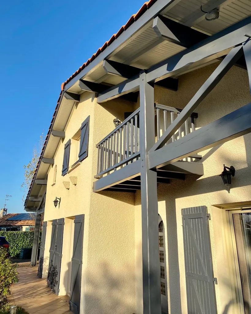 Rénovation extérieure à Martignas sur jalle près de Mérignac :   Rénovation Extérieure d’une maison type landaise : L’Équilibre Parfait entre Lumière et Modernité
