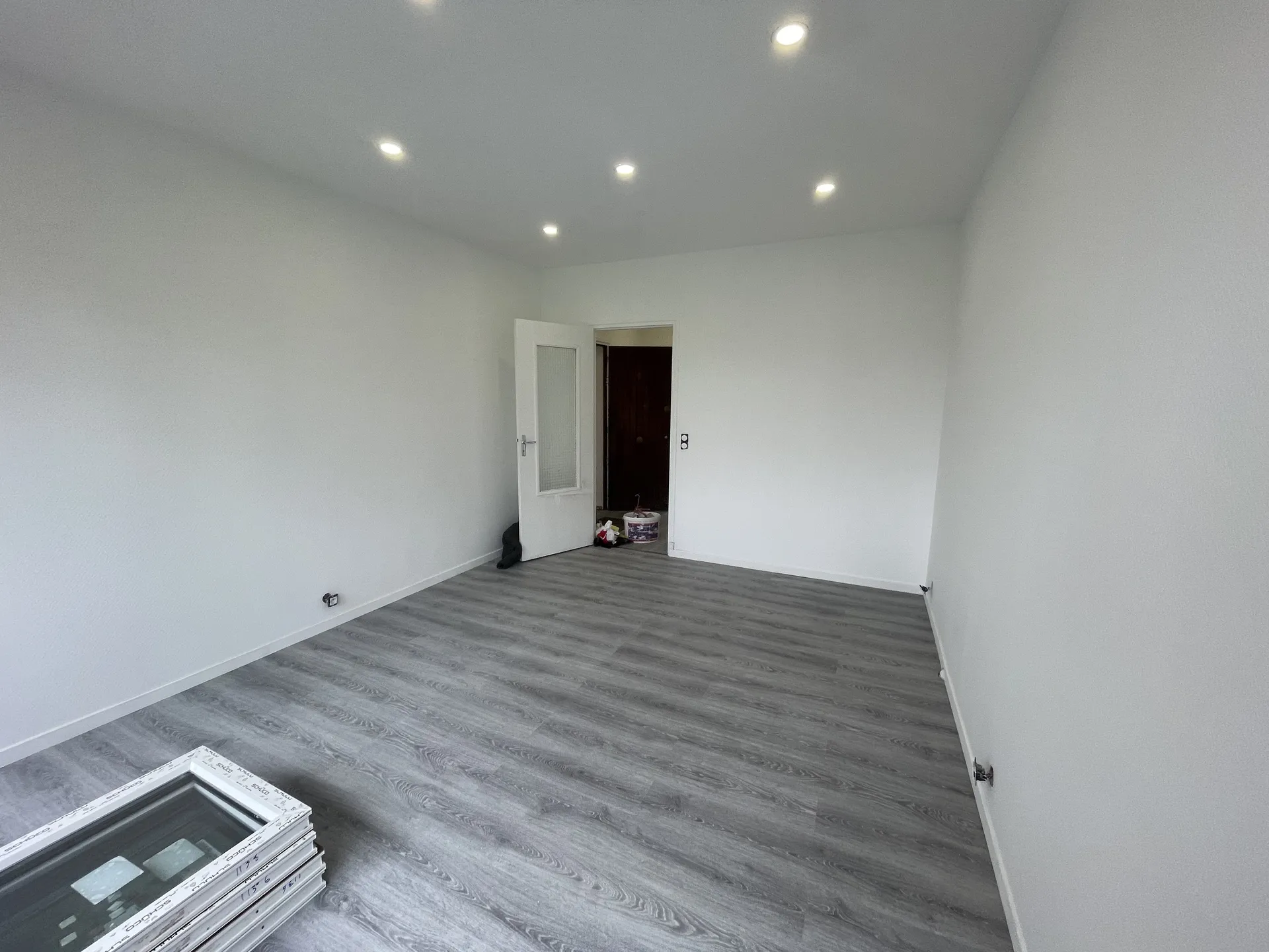 En exclusivité pour une profession libérale à Saint-Germain-en-Laye vente d'un Local professionnel avec une reserve en accès direct