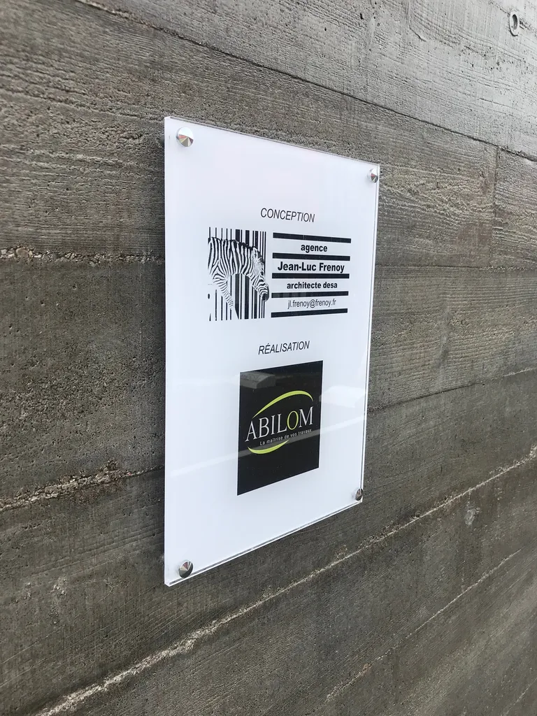 plexiglass sur entretoise