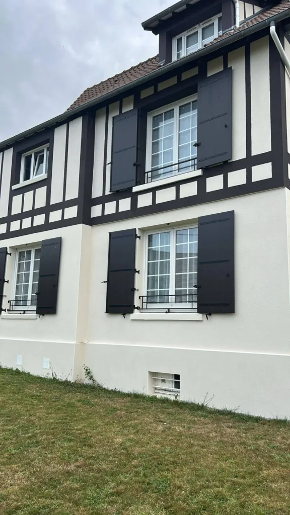 Le ravalement aspect colombage pour conserver le cachet de la façade et l'aspect d'origine, un savoir-faire unique
